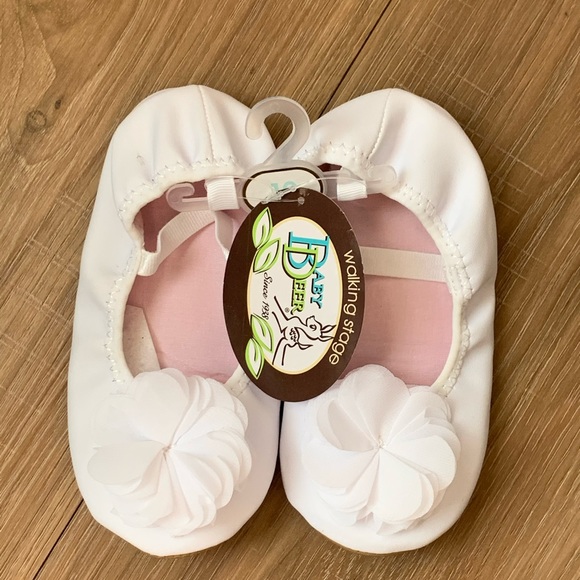 Baby Deer Other - Baby Deer Toddler Girls Walking Stage Shoes.  NWT